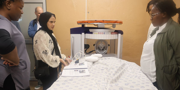 Portable-MRI-machine-demo-at-Agincourt 2006_600x300